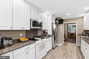 410 Old Crossing Dr, Baltimore, MD 21208 - Photo 12