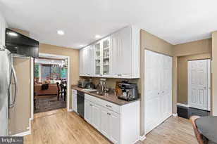 410 Old Crossing Dr, Baltimore, MD 21208 - Photo 10