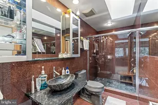 410 Old Crossing Dr, Baltimore, MD 21208 - Photo 18