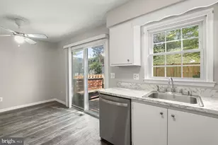5827 Richardson Mews Square, Halethorpe, MD 21227 - Photo 4