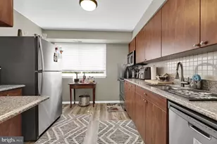 1 Summit Hill Ct, Catonsville, MD 21228 - Photo 8