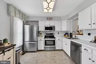 1154 Oakmoor, Halethorpe, MD 21227 - Photo 8