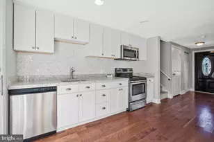 8 Randolph Springs Ct, Baltimore, MD 21228 - Photo 4