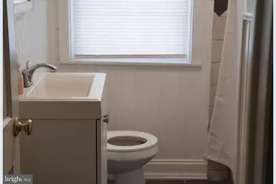 221 E Medwick Garth, Baltimore, MD 21228 - Photo 14