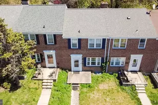 221 E Medwick Garth, Baltimore, MD 21228 - Photo 2