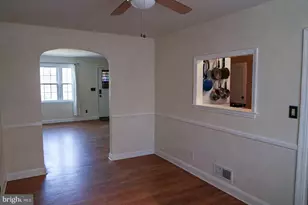 221 E Medwick Garth, Baltimore, MD 21228 - Photo 6