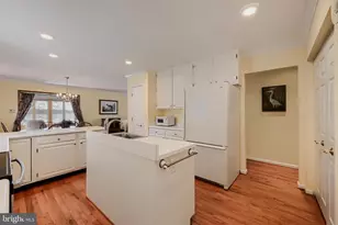 6928 N River Dr, Middle River, MD 21220 - Photo 10