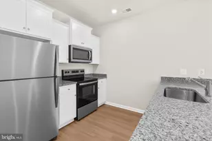 8129 Bartholomew Ct, Baltimore, MD 21206 - Photo 10