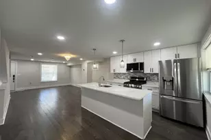 1010 Foxridge Ln, Essex, MD 21221 - Photo 2