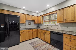 3904 Thoroughbred Ln, Owings Mills, MD 21117 - Photo 28