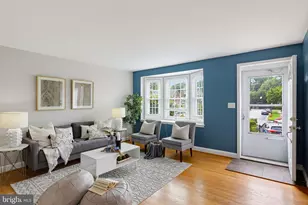 332 Small Ct, Baltimore, MD 21228 - Photo 4