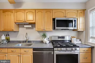 332 Small Ct, Baltimore, MD 21228 - Photo 10