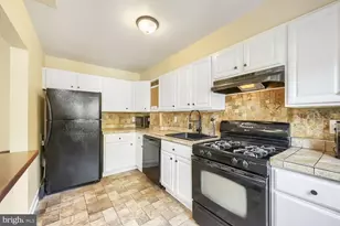 8152 Glen Gary Rd, Towson, MD 21286 - Photo 12