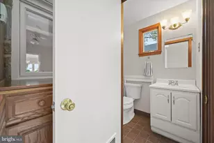11 Seminole Ave, Catonsville, MD 21228 - Photo 18