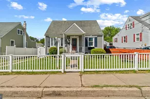 18 N Hawthorne Rd, Middle River, MD 21220 - Photo 1