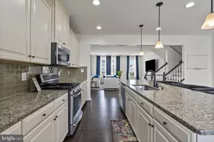 9614 Julia Ln, Owings Mills, MD 21117 - Photo 4