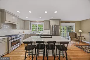 8 Rolling Farm Ct, Baltimore, MD 21228 - Photo 14