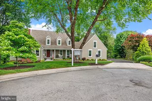8 Rolling Farm Ct, Baltimore, MD 21228 - Photo 2
