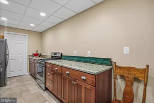 8 Rolling Farm Ct, Baltimore, MD 21228 - Photo 40