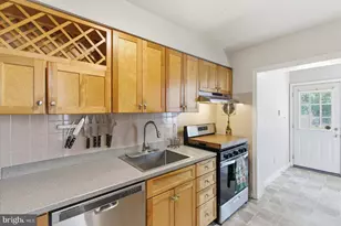 6505 Loch Hill Ct, Baltimore, MD 21239 - Photo 18