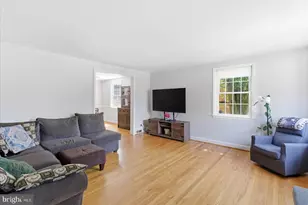 6505 Loch Hill Ct, Baltimore, MD 21239 - Photo 10