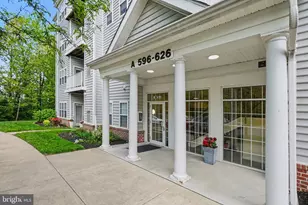 598 Hopkins Landing Dr, Essex, MD 21221 - Photo 2