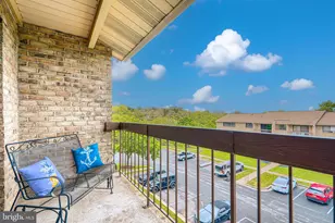 2 Summit Hill Ct, Baltimore, MD 21228 - Photo 2