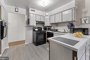 8210 Streamwood Dr, Baltimore, MD 21208 - Photo 6