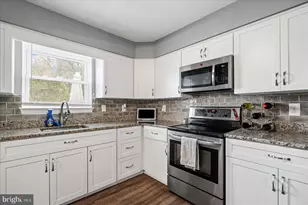 9453 Seven Courts Dr, Baltimore, MD 21236 - Photo 12