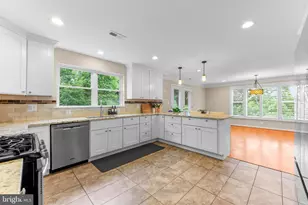 2300 Ravenview Rd, Lutherville Timonium, MD 21093 - Photo 12