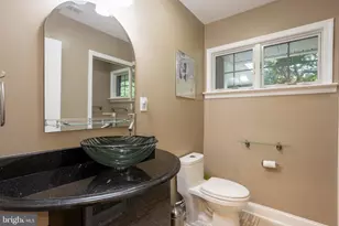 7908 Ivy Ln, Baltimore, MD 21208 - Photo 30