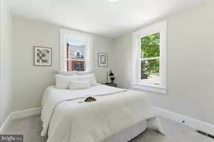 1 Glenwood Ave, Baltimore, MD 21228 - Photo 20