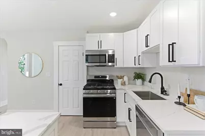 1 Glenwood Avenue, Baltimore, MD 21228 - Photo 10