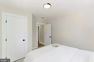 1 Glenwood Ave, Baltimore, MD 21228 - Photo 24