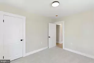 1 Glenwood Ave, Baltimore, MD 21228 - Photo 26