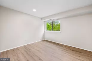 1 Summit Hill Ct, Baltimore, MD 21228 - Photo 10