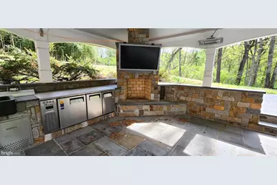 14613 Philpot Road, Phoenix, MD 21131 - Photo 2