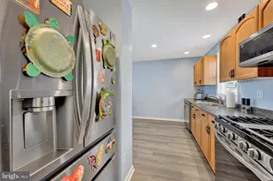 521 Riverside Dr, Essex, MD 21221 - Photo 8