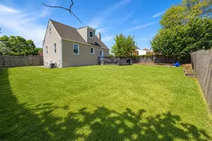 7901 Rolling View Ave, Baltimore, MD 21236 - Photo 2