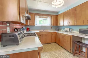 1813 Cromwood Rd, Baltimore, MD 21234 - Photo 16