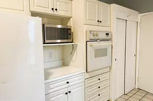 2400 Lightfoot Dr, Baltimore, MD 21209 - Photo 6