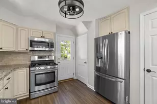 2018 Norhurst Way N, Catonsville, MD 21228 - Photo 10
