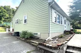 1564 Sulphur Spring Rd, Halethorpe, MD 21227 - Photo 2