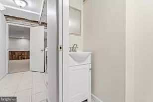 7037 Heathfield, Baltimore, MD 21212 - Photo 36