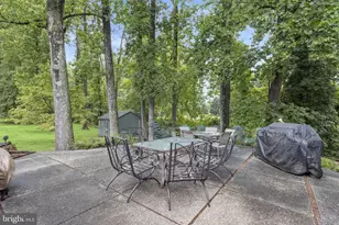 2 Greenlea Dr, Pikesville, MD 21208 - Photo 48