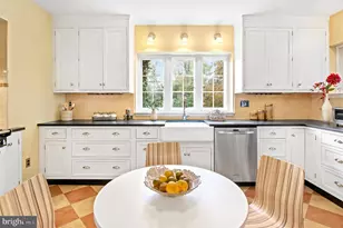 7704 Crossland Rd, Pikesville, MD 21208 - Photo 18
