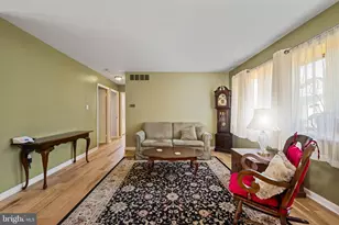 245 Candytuft Rd, Reisterstown, MD 21136 - Photo 6