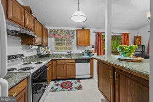 3 Robins Nest Ct, Randallstown, MD 21133 - Photo 2