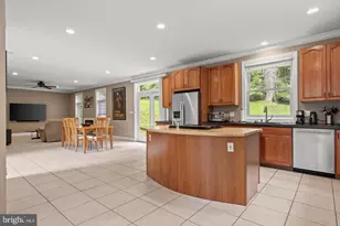 341 Central Ave, Glyndon, MD 21071 - Photo 12