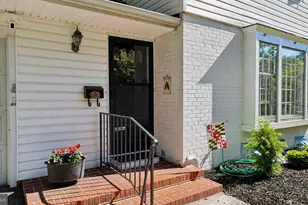 526 Stevenson Ln, Towson, MD 21286 - Photo 2